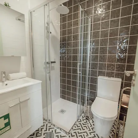 Downtown Suites By Vacationy Porto Exterior photo